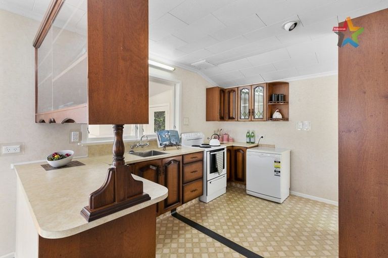 Photo of property in 6 Volkner Grove, Waterloo, Lower Hutt, 5011