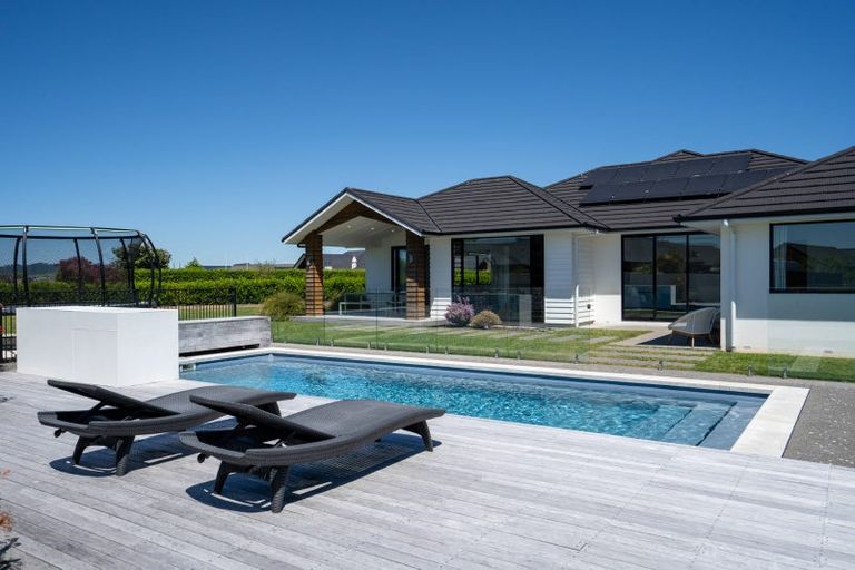 Photo of property in 2 Moemoea Place, Cambridge, 3434