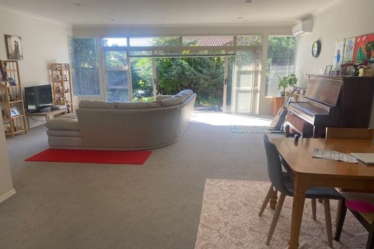 Photo of property in 7 Gillett Place, Botany Downs, Auckland, 2014