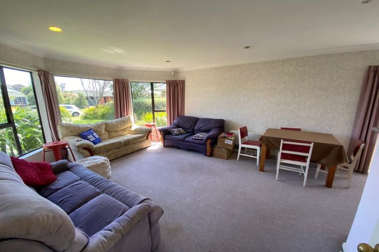 Photo of property in 25 Rosebank Avenue, Kelvin Grove, Palmerston North, 4414