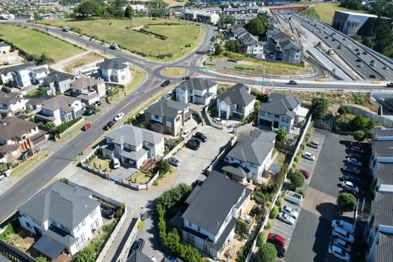 Photo of property in 109 Medallion Drive, Oteha, Auckland, 0632