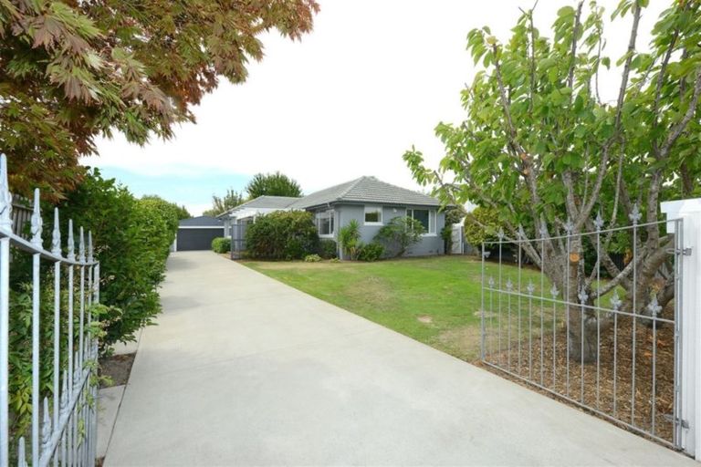 Photo of property in 51 Wilton Crescent, Bishopdale, Christchurch, 8053