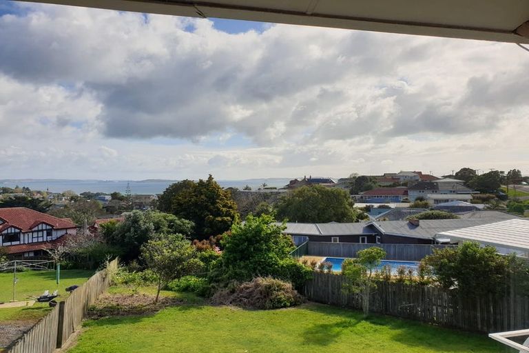 Photo of property in 1/26 Mellons Bay Road, Howick, Auckland, 2014