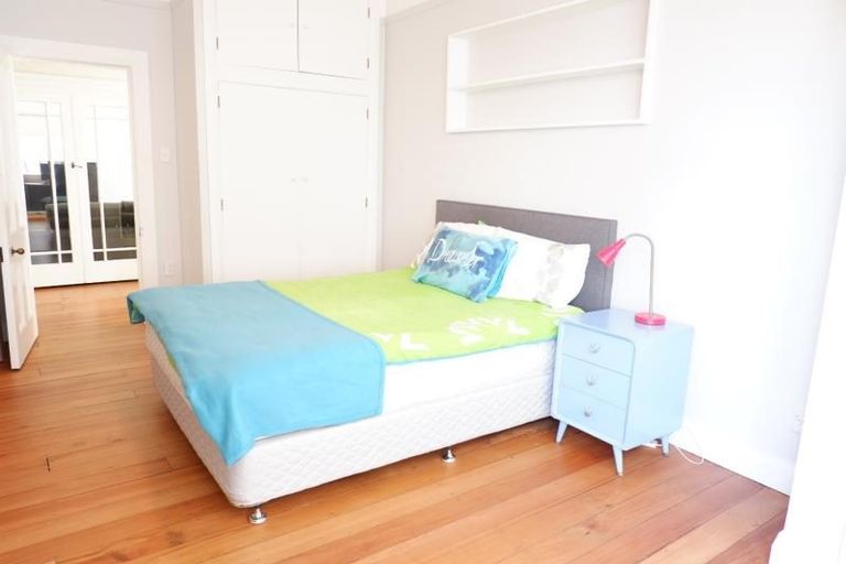 Photo of property in 35 Central Terrace, Kelburn, Wellington, 6012