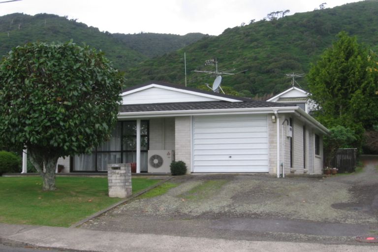 Photo of property in 21a Winara Avenue, Waikanae, 5036