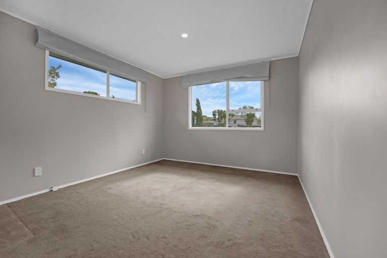 Photo of property in 17 Landow Place, Henderson, Auckland, 0612