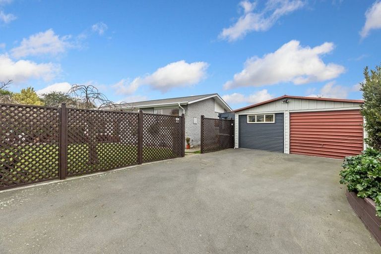 Photo of property in 18 Bayswater Crescent, Bromley, Christchurch, 8062
