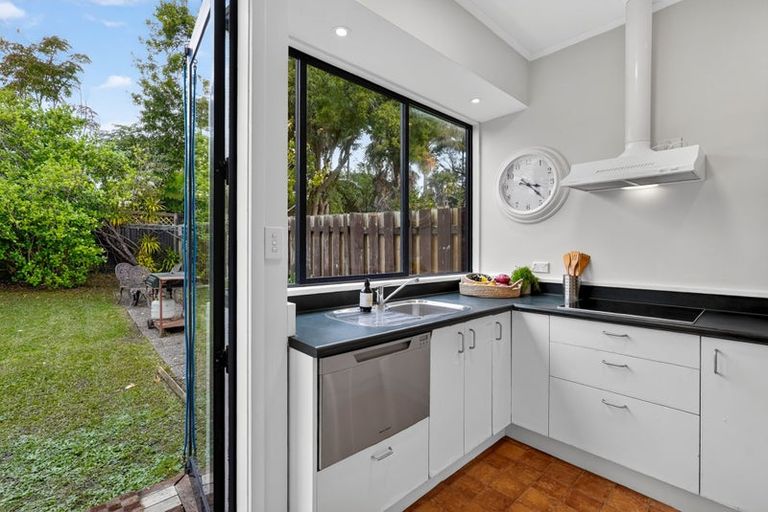 Photo of property in 5/56 Beresford Street, Bayswater, Auckland, 0622