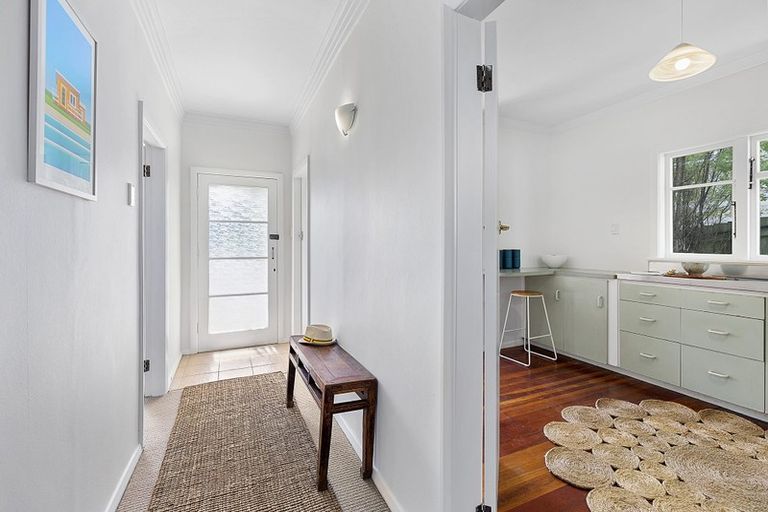 Photo of property in 2 Chester Road, Tawa, Wellington, 5028