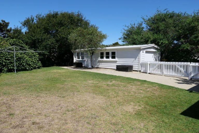 Photo of property in 16 Renown Road, Raumati South, Paraparaumu, 5032