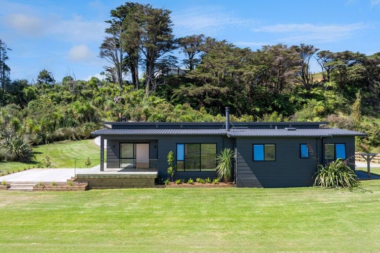 Photo of property in 571 Pakiri Road, Leigh, 0985