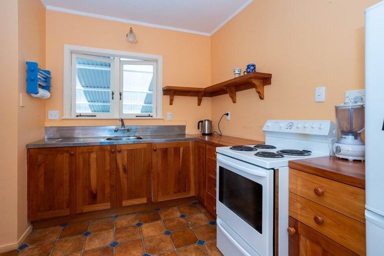 Photo of property in 36a Parakai Avenue, Parakai, 0830