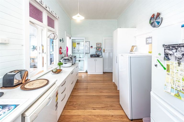 Photo of property in 35 College Street, College Estate, Whanganui, 4500