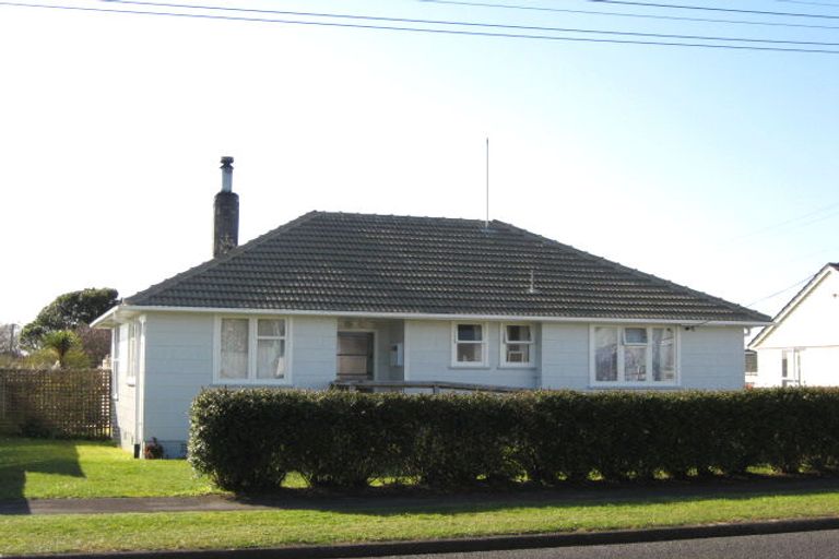 Photo of property in 13 Karaka Street, Merrilands, New Plymouth, 4312