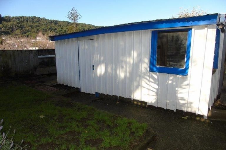 Photo of property in 12 Edge Hill, Mount Victoria, Wellington, 6011