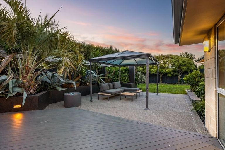 Photo of property in 5 Foresters Crescent, Parklands, Christchurch, 8083