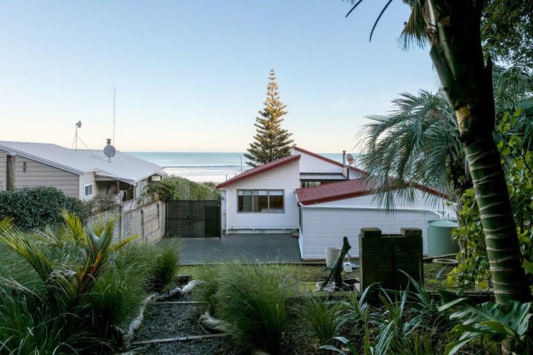 Photo of property in 6 Makorori Beach Road, Makorori, Gisborne, 4073