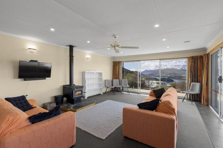 Photo of property in 21b Avalon Crescent, Fernhill, Queenstown, 9300