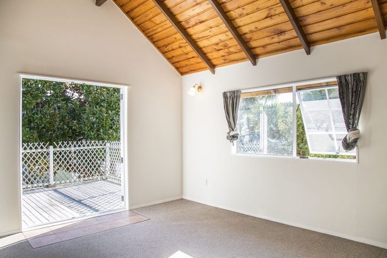Photo of property in 2/26 Richards Avenue, Forrest Hill, Auckland, 0620