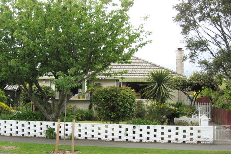 Photo of property in 28 Greendale Avenue, Avonhead, Christchurch, 8042