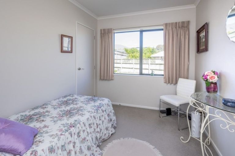Photo of property in 20a Hira Street, Waikanae, 5036