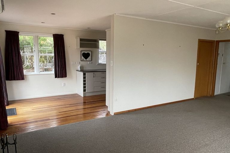 Photo of property in 31 Lynda Avenue, Paparangi, Wellington, 6037
