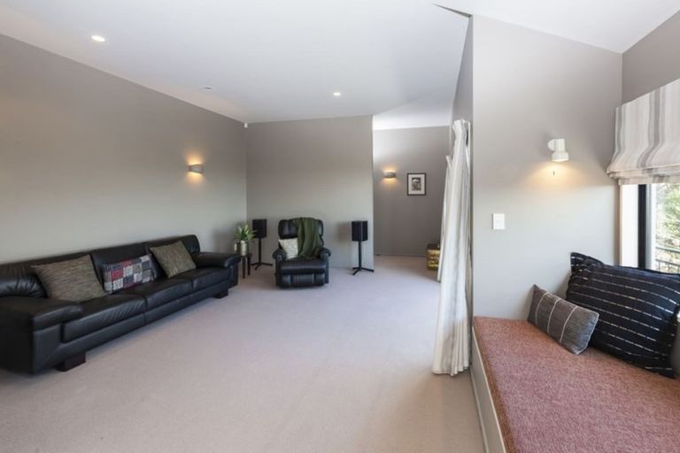 Photo of property in 106 Cannon Hill Crescent, Mount Pleasant, Christchurch, 8081