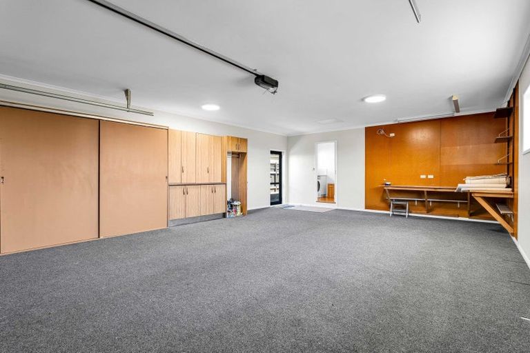 Photo of property in 17 Chatswood Grove, Fitzroy, New Plymouth, 4312
