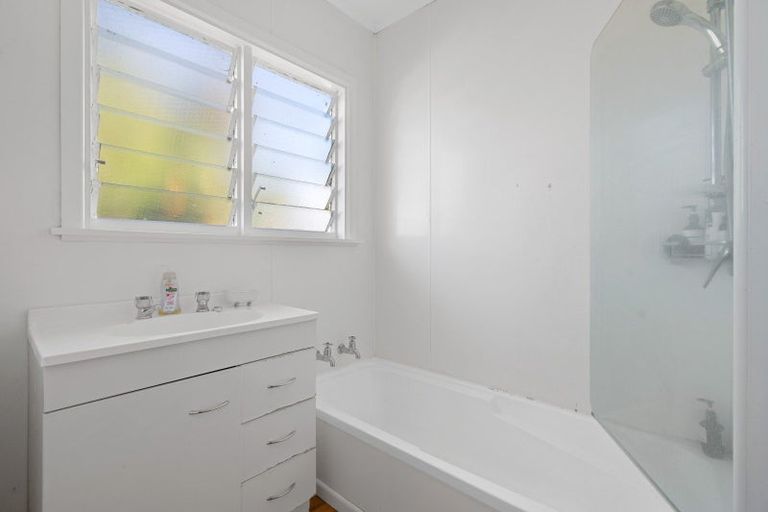 Photo of property in 11 Main Street, Greytown, 5712