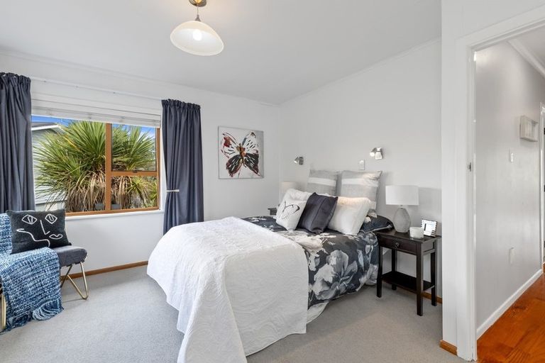 Photo of property in 68 Paragon Avenue, Beach Haven, Auckland, 0626