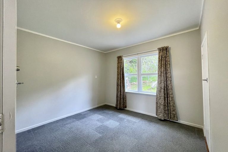 Photo of property in 6 Reid Road, Wainuiomata, Lower Hutt, 5014