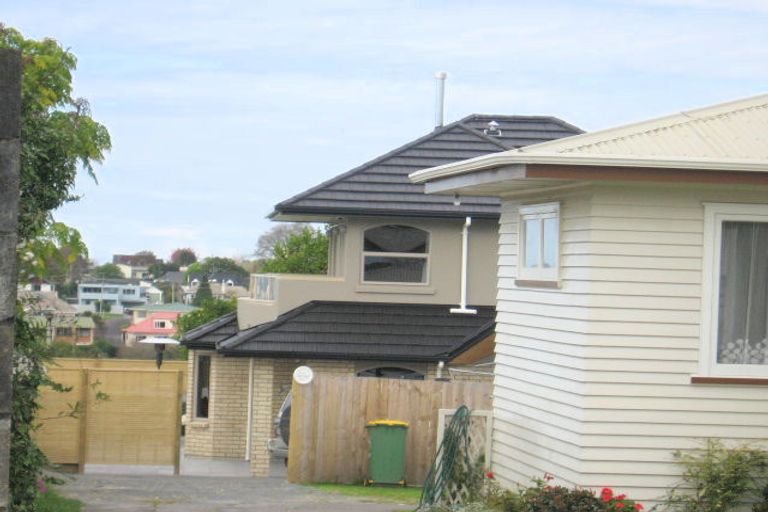 Photo of property in 6 Whitaker Street, Otumoetai, Tauranga, 3110