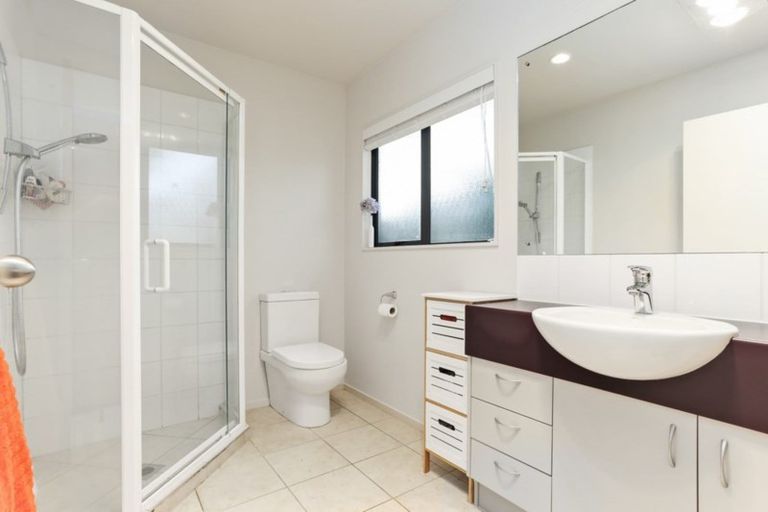 Photo of property in 11 Dorchester Place, Orewa, 0931