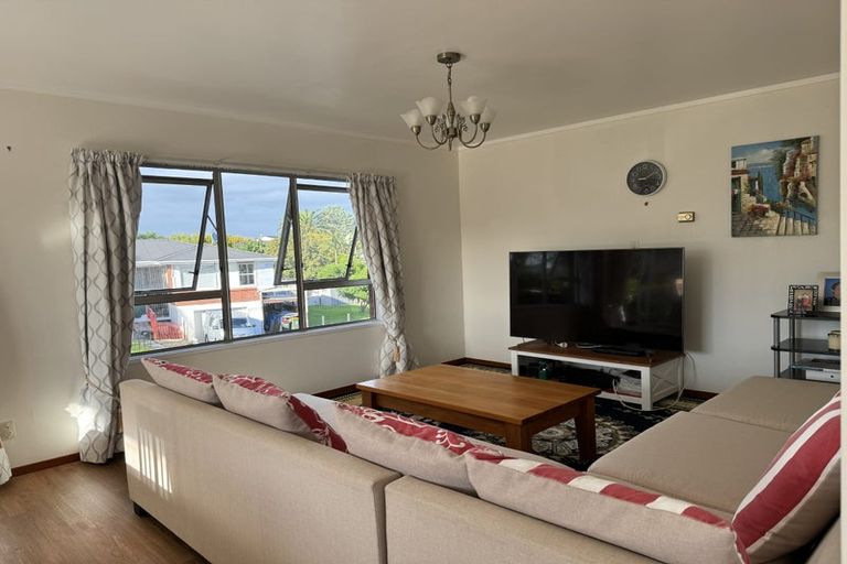 Photo of property in 2/56 Marriott Road, Pakuranga, Auckland, 2010