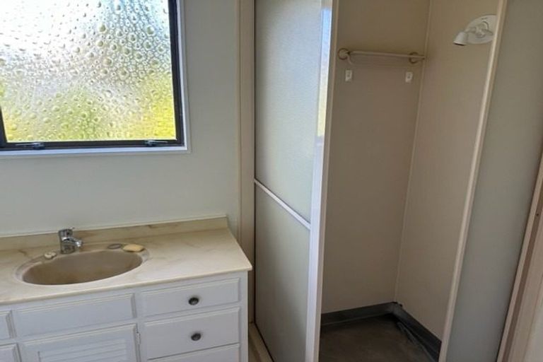 Photo of property in 111 Stott Avenue, Birkdale, Auckland, 0626