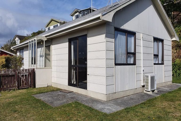 Photo of property in 20 Rice Crescent, Newlands, Wellington, 6037