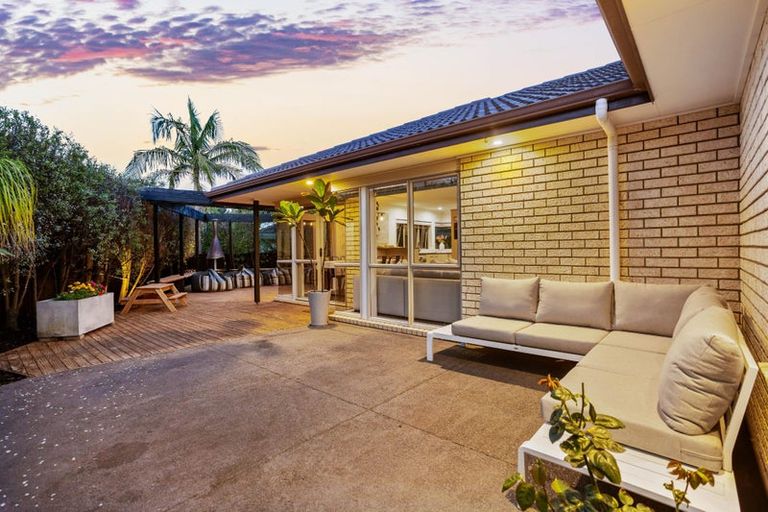 Photo of property in 23 Cinnabar Place, Westgate, Auckland, 0614