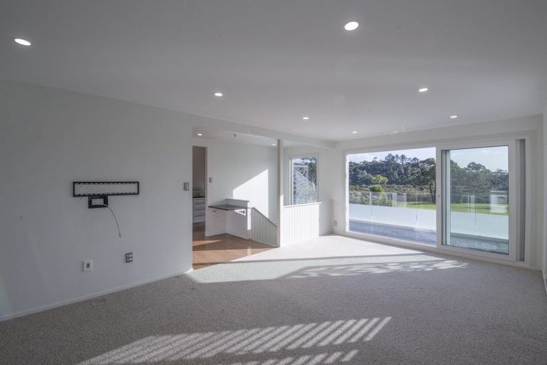 Photo of property in 1/16 Noall Street, Te Atatu Peninsula, Auckland, 0610