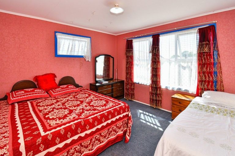 Photo of property in 208 Russell Road, Manurewa, Auckland, 2102