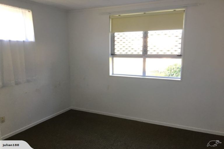 Photo of property in 1/69 Florence Avenue, Orewa, 0931