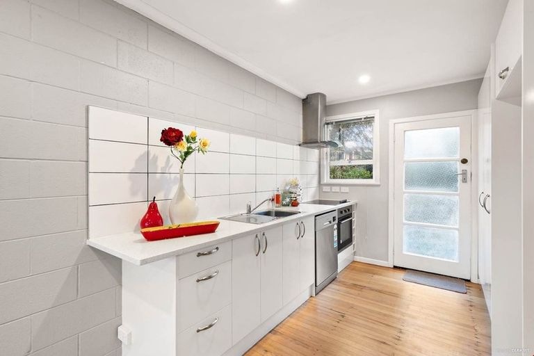 Photo of property in 4/119 Seabrook Avenue, New Lynn, Auckland, 0600