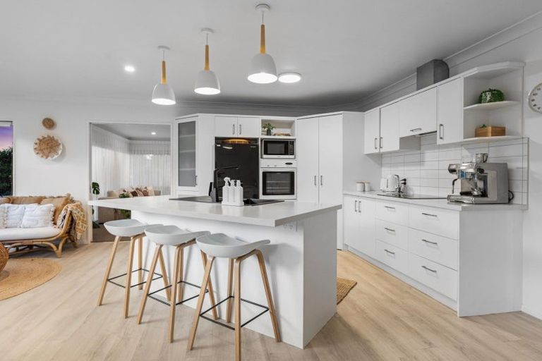 Photo of property in 16 Oriental Parade, Papamoa Beach, Papamoa, 3118