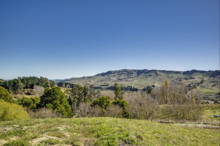 Photo of property in 1 Raratu Road, Kahuranaki, 4295