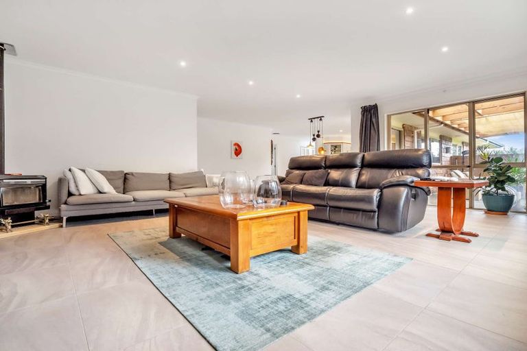 Photo of property in 17 Brights Road, Waiuku, 2123