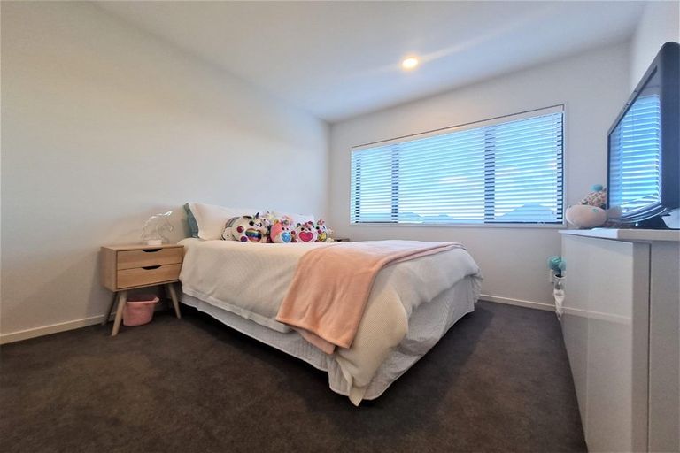 Photo of property in 168 Arran Point Parade, Orewa, 0931