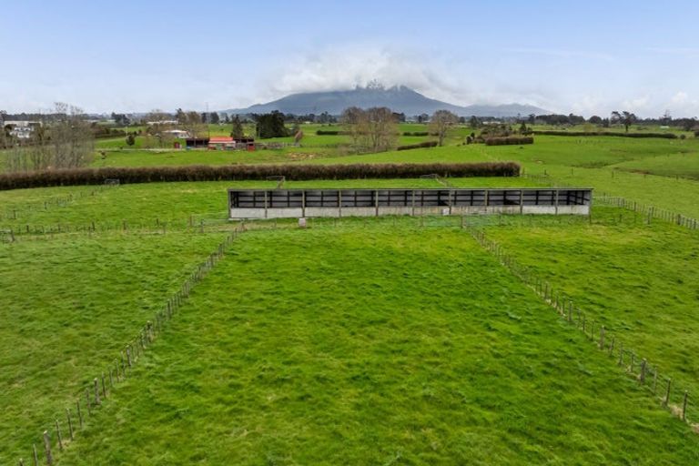 Photo of property in 124 Kahouri Road, Midhirst, Stratford, 4394