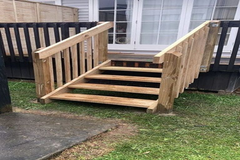 Photo of property in 49a Bruce Mclaren Road, Henderson, Auckland, 0612