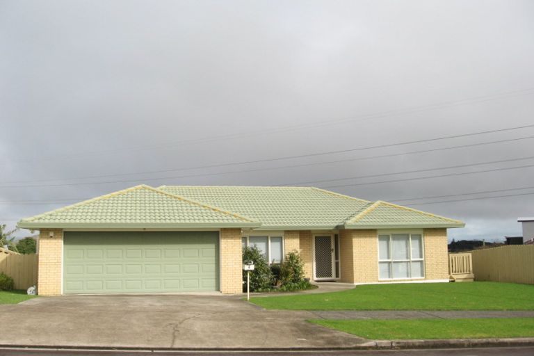 Photo of property in 4 Lamia Place, The Gardens, Auckland, 2105