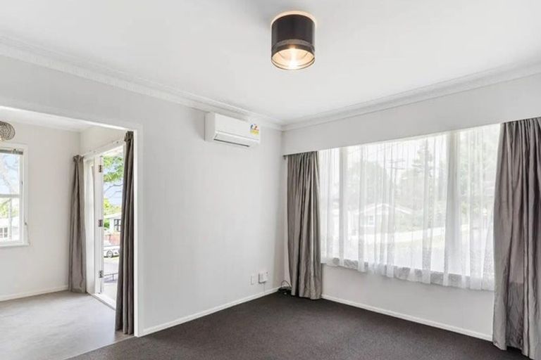 Photo of property in 8 Sterling Avenue, Manurewa East, Auckland, 2102