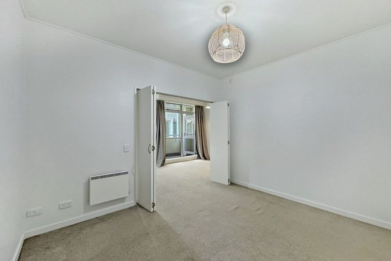 Photo of property in Dixonlane Apartments, 8/7 Feltex Lane, Te Aro, Wellington, 6011